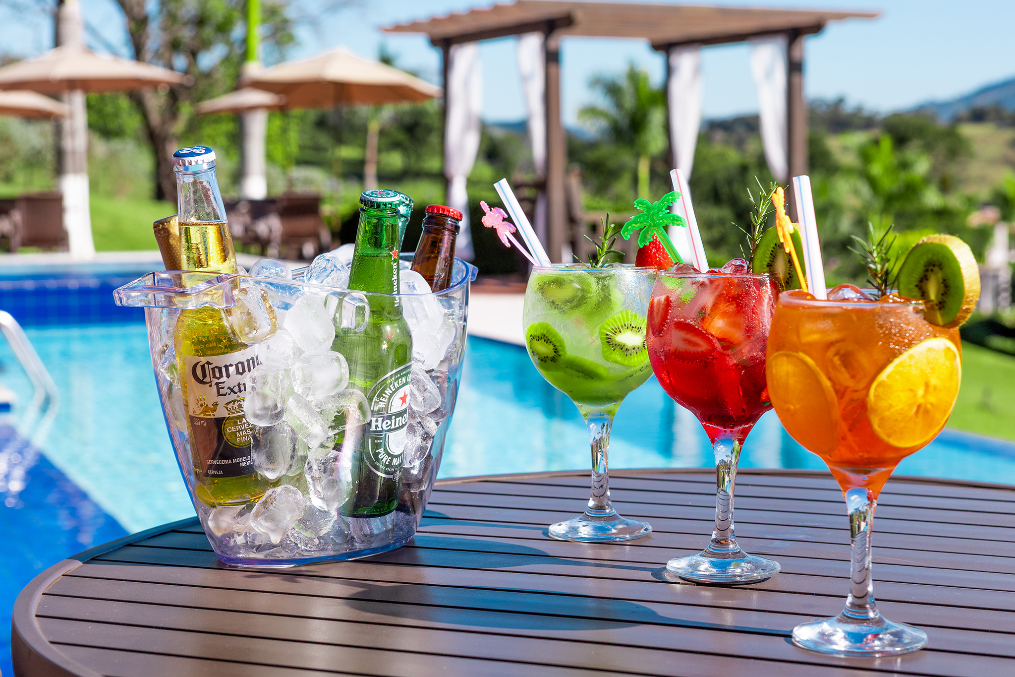 Drinks à beira da piscina